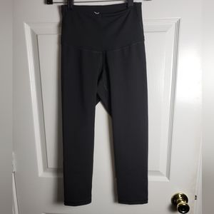 Old Navy Active Go-Dry Black Leggings